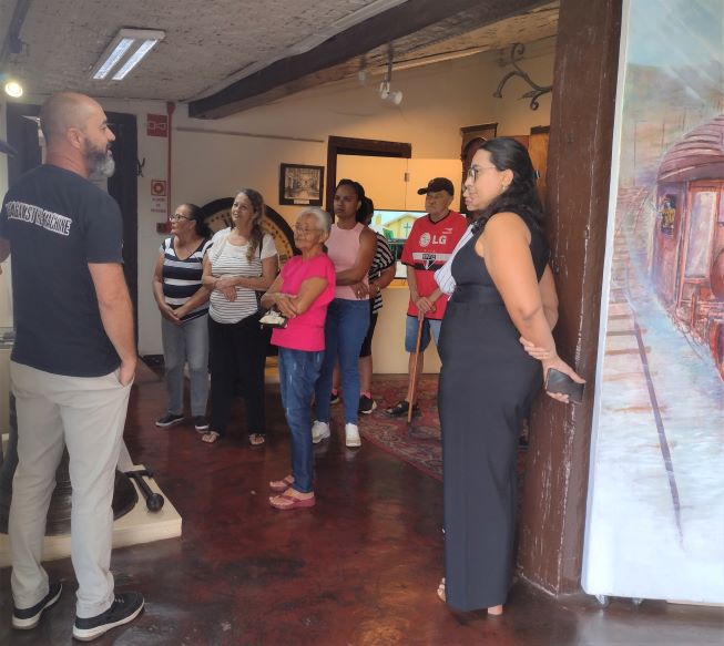 api-modulos/fotos/img/galeria_cat_culturais_536/536/13514/VISTA GUIADA POR GUSTAVO, CRÁS AUGUSTO DE OLIVEIRA DUARTE, RESPONSÁVEL LUCILENE, 26.11.2025 (6).jpg